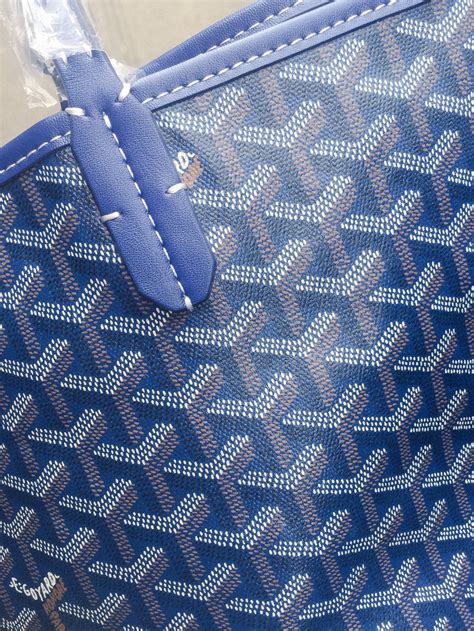 how to tell a goyard wallet.